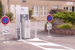 borne electrique rue de Peuron